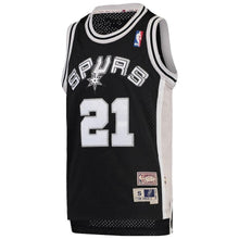 Load image into Gallery viewer, Tim Duncan San Antonio Spurs Mitchell &amp; Ness Youth Hardwood Classics Jersey – Black 2018/2019