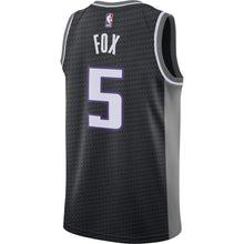 Load image into Gallery viewer, De&#39;Aaron Fox Sacramento Kings Swingman Jersey - Statement Edition – Black
