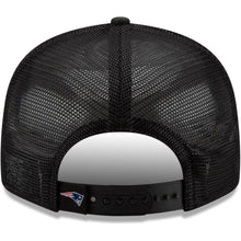 Load image into Gallery viewer, New Era New England Patriots Heathered Black Label Scale Trucker 9FIFTY Adjustable Snapback Hat