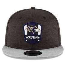 Load image into Gallery viewer, New Era Baltimore Ravens Black/Heather Gray 2018 NFL Snapback Adjustable Hat