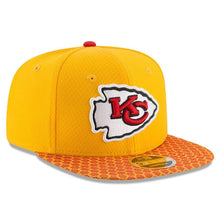 Load image into Gallery viewer, New Era Kansas City Chiefs Gold 2017 Sideline Official 9FIFTY Snapback Hat